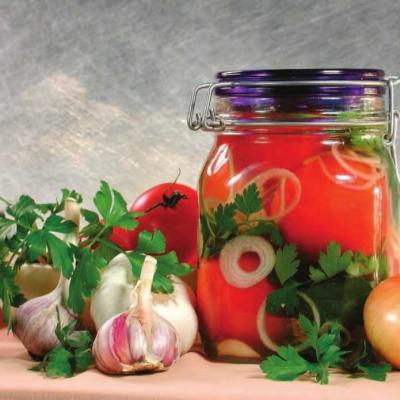 Cómo cocinar deliciosos tomates en gelatina para el invierno.