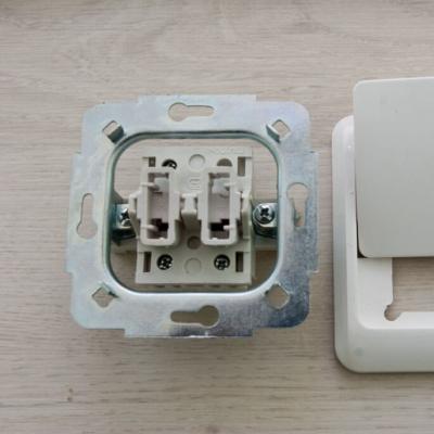 Conexión de un interruptor de luz con una, dos, tres teclas.